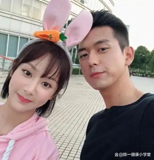 杨紫发文为李现庆生,连续五年不间断好有心