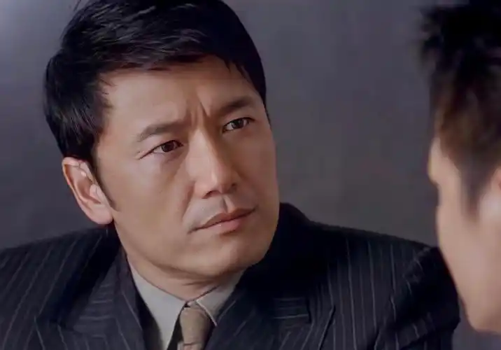 惊艳苗侨伟儒雅演绎社团大佬