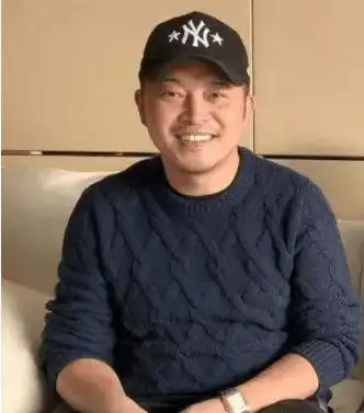 被网友调侃是不是因为太胖了不敢来沙溢没能现身趴体现场之前2月份的