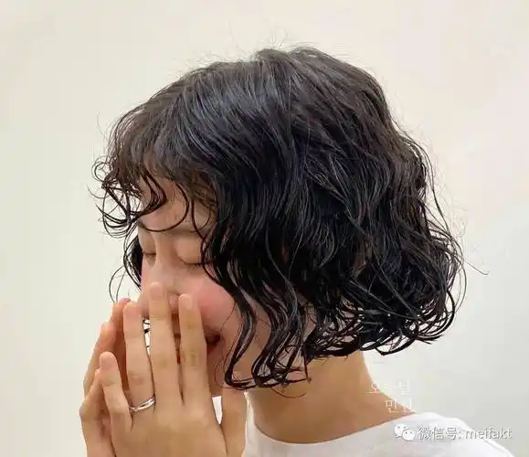 这款短发烫小卷,俏皮又可爱!