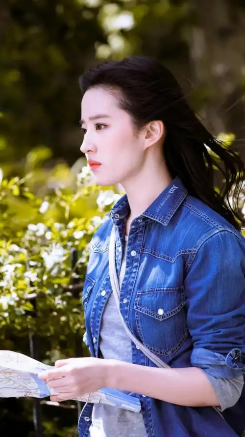 女神刘亦菲近照脸变宽了,虽然美却没有以前让人惊艳了