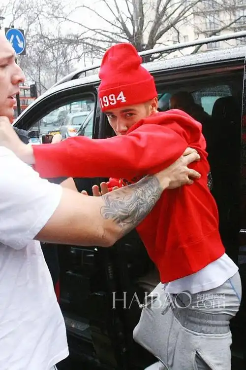 贾斯汀·比伯代言ck内衣