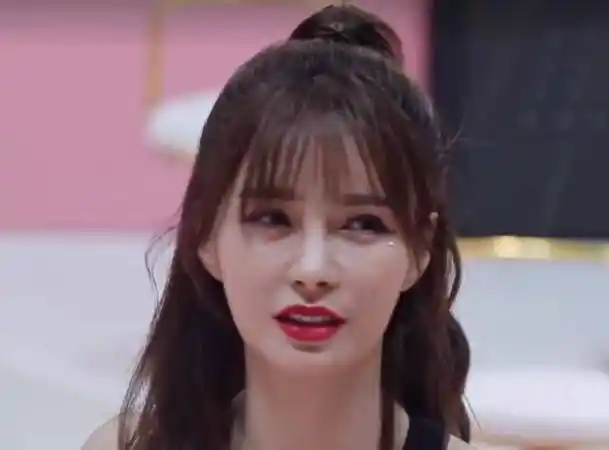 原创同为湖南卫视主持人沈梦辰顺利进入出道位吴昕排名却让人惋惜