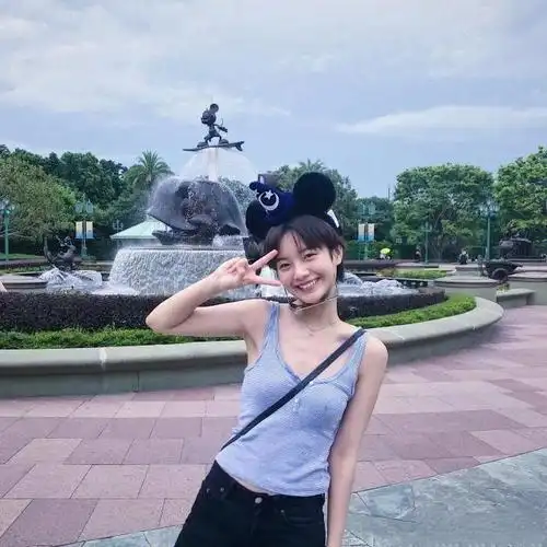 今日分享李庚希