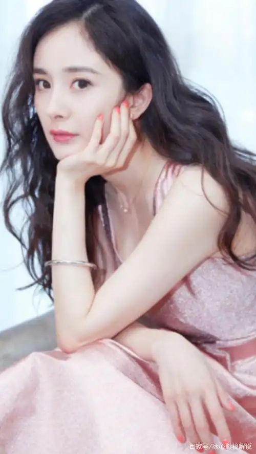 杨幂时尚唯美写真照,仙气十足