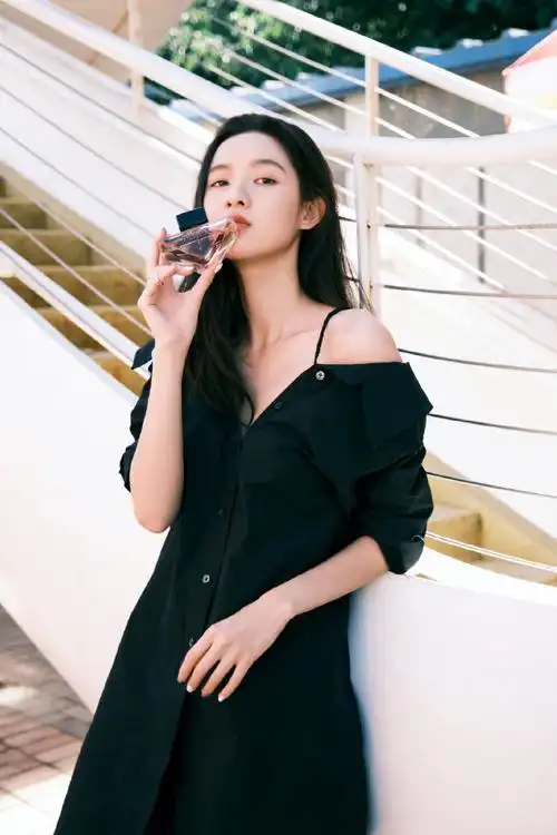 王玉雯粉色的ootd