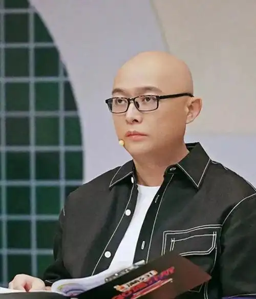 孟非个人资料:因主持《非诚勿扰》爆火,曾当过搬运工,保安,娶平凡妻子