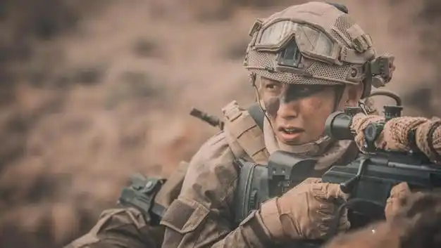 太逆天,黄景瑜中国人民警察大学招生简章登上热搜,评论区炸锅了