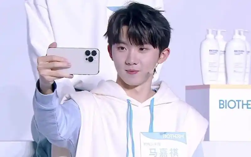 【马嘉祺】221025《碧欧泉大白瓶身体乳云发布会直播》马嘉祺cut_哔哩