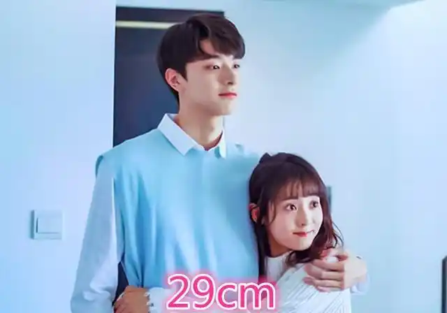 对很甜蜜的小情侣,并且在剧中他们不光性格互补,就连身高也把人萌坏了