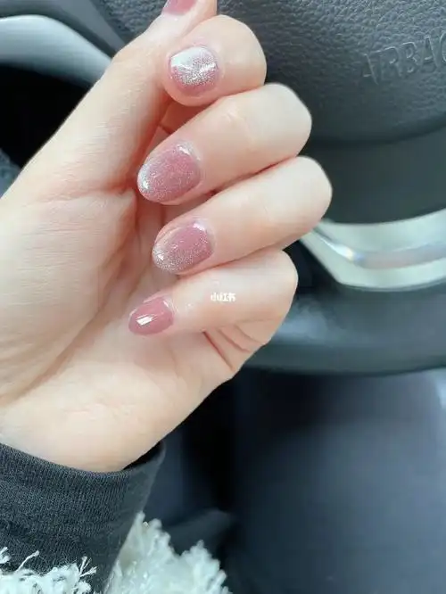 短甲星人的美甲