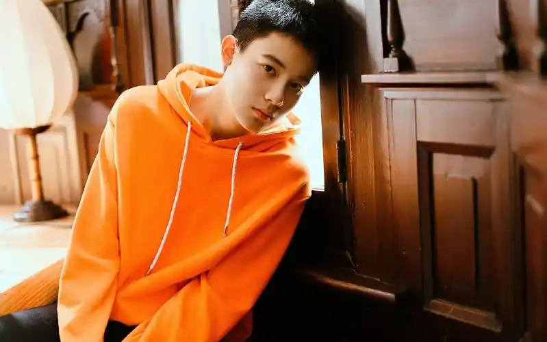 胡先煦冬日帅气写真图片