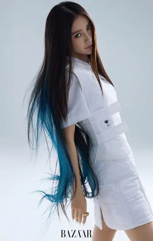 angelababy酷美大片曝光 酷炫的蓝发十分吸睛-明星-福州便民网