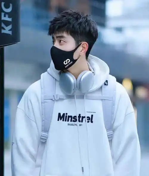 甜飒女人味,超短纹理烫与头发有关,无关倡导有感情基础的名利场千万