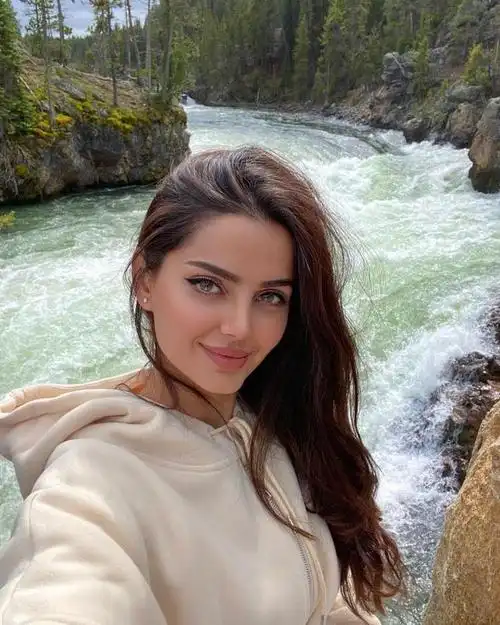 伊朗第一超模玛赫拉哈·贾贝里(mahlagha jaberi)九张写真照