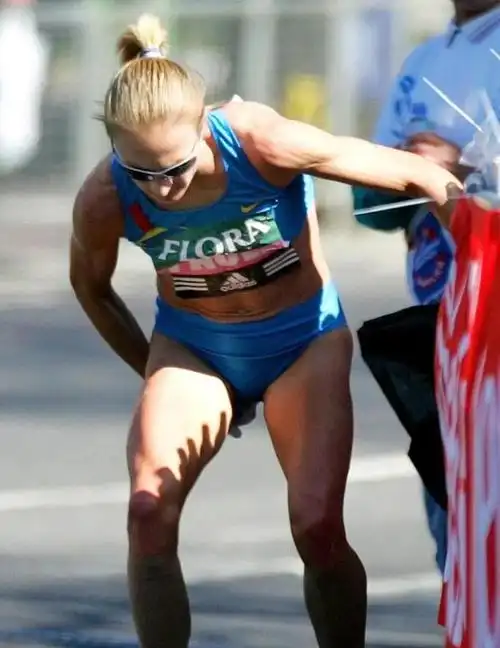 竞技场上,运动员在比赛过程中因为内急上厕所最著名的案例,无疑是英国