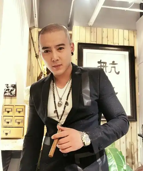 陈梦露和赵威霖(赵威霖跟陈梦露结婚照)