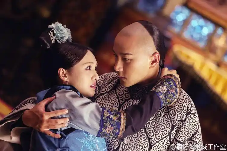 寂寞空庭春欲晚