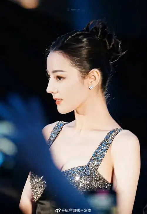 原来真的会有人美成这个样子.#迪丽热巴#简直就是美神降临