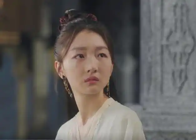 《永安梦》开播,"娜式演技"有进步吗|周冬雨|古装片|欧阳娜娜|她的