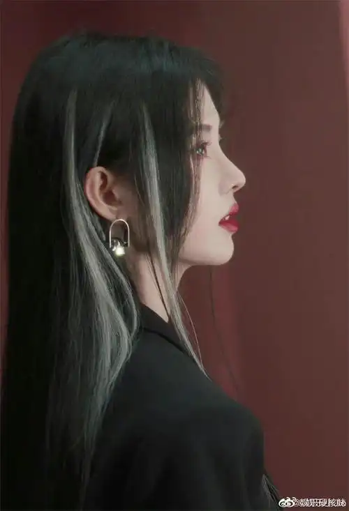 鞠婧祎冬日造型也太绝了!烈焰红唇造型真的太御姐了吧!