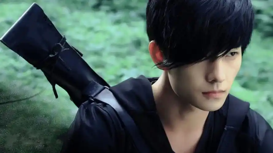 盗墓笔记中的人物张起灵影视化始终遇不到一个合适的演员