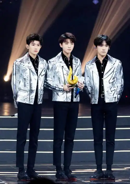 tfboys合体了但没完全合体