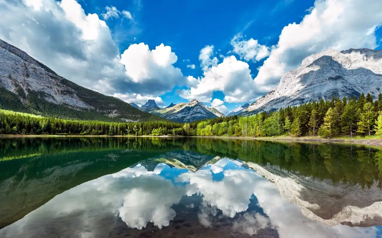 青山绿水唯美大自然风景桌面壁纸