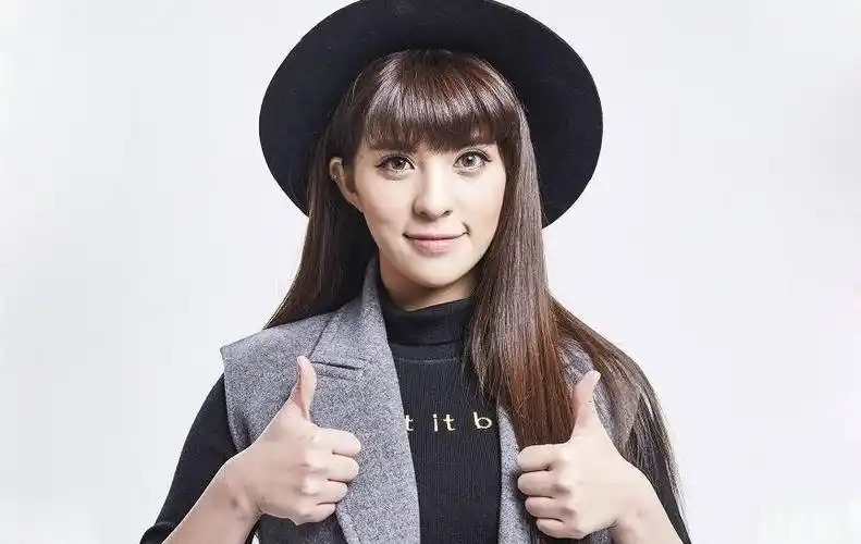 媒体探班李维真:有宠将独家冠名李维真"追梦"音乐会