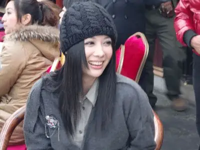 邓英孕味十足片场被称中国版苏菲玛索