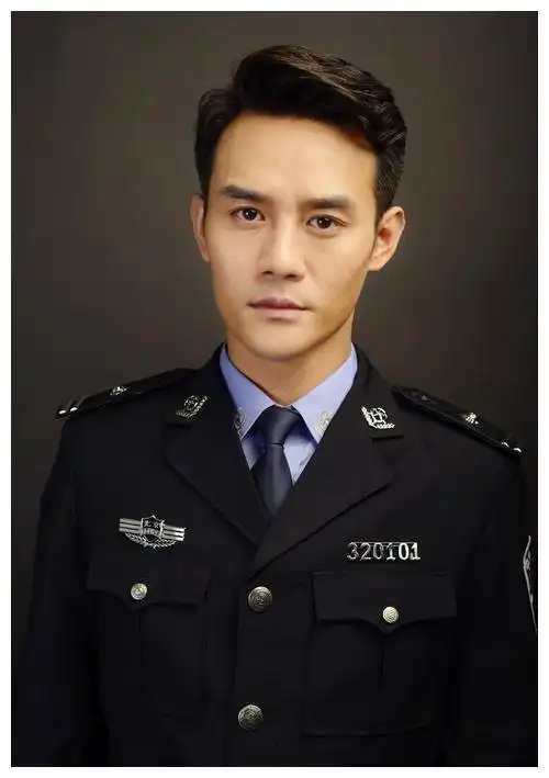 穿军装最有男人气魄的10位男星,你们最喜欢哪一个呢?