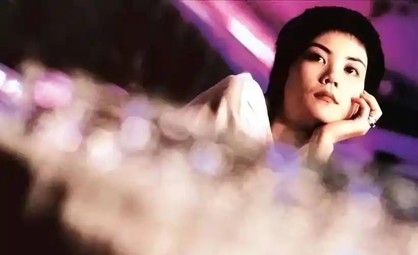 黄舒骏最早为王菲写歌的时候,当时她还叫"王靖雯"