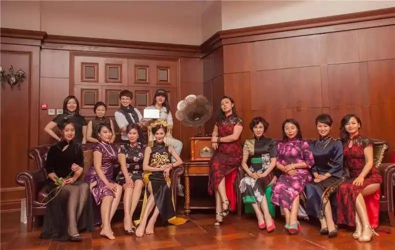 一群把旗袍诠释的不但美还风雅有气质的女人快看有我