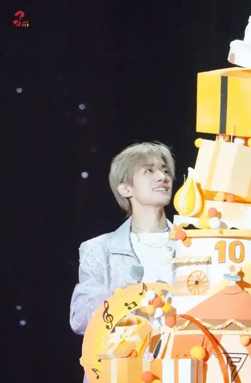 易烊千玺话筒##tfboys快本的信##易烊千玺太野了