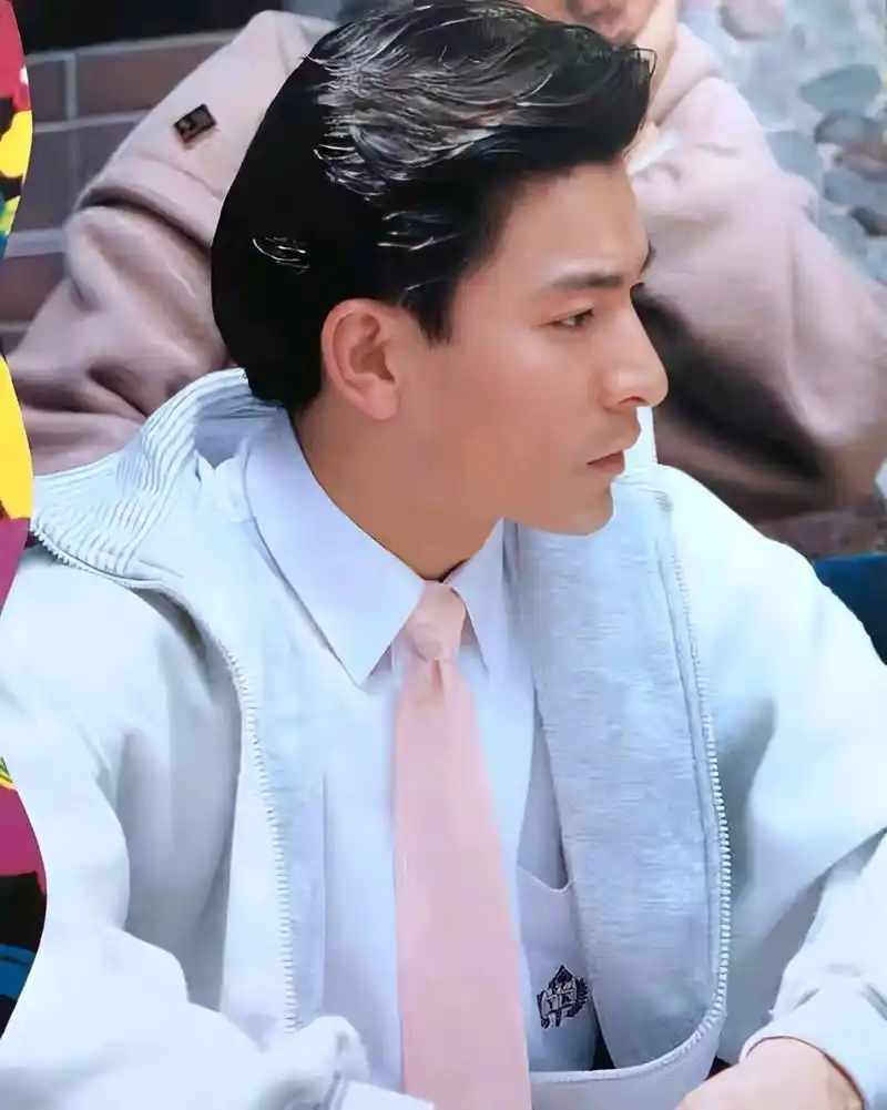 年轻时的刘德华帅出天际