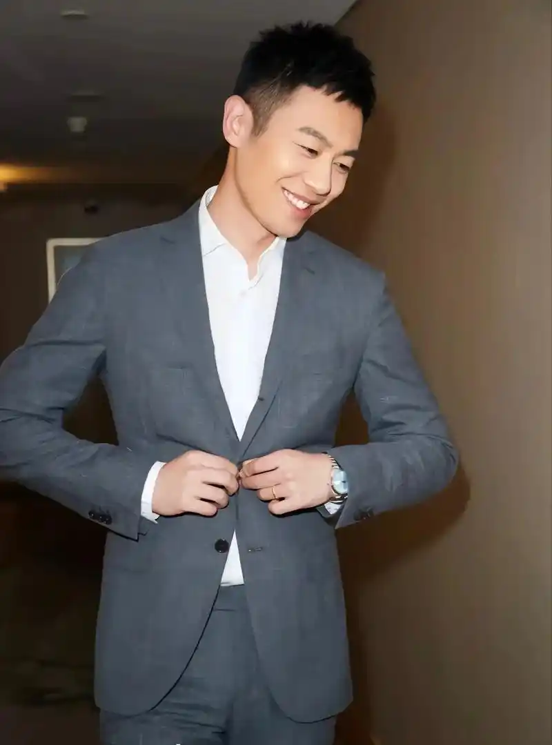 我的四大男神 朱亚文,靳东,雷佳音, 小包总,都说给你一次机 - 抖音