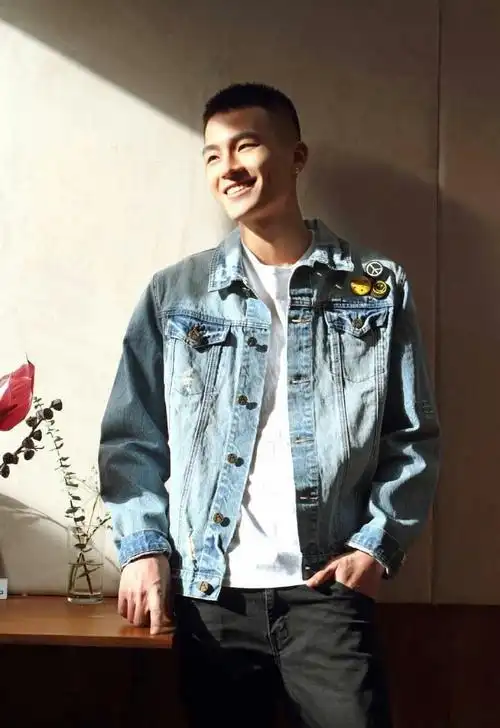 七月欧豪三档电影上映 首部《青禾高校》口碑爆裂