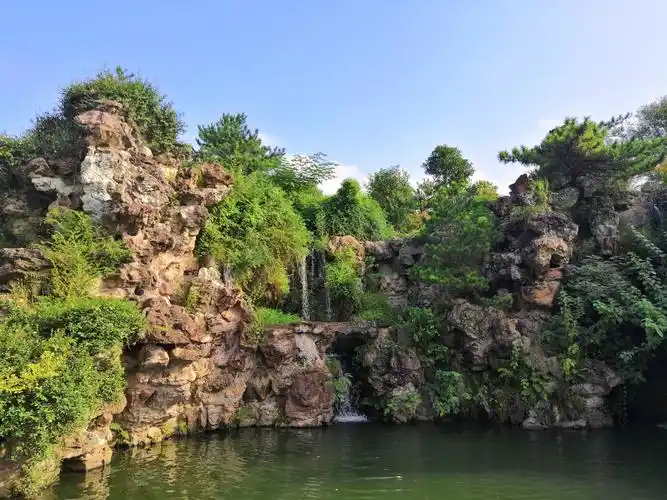 东湖公园的假山