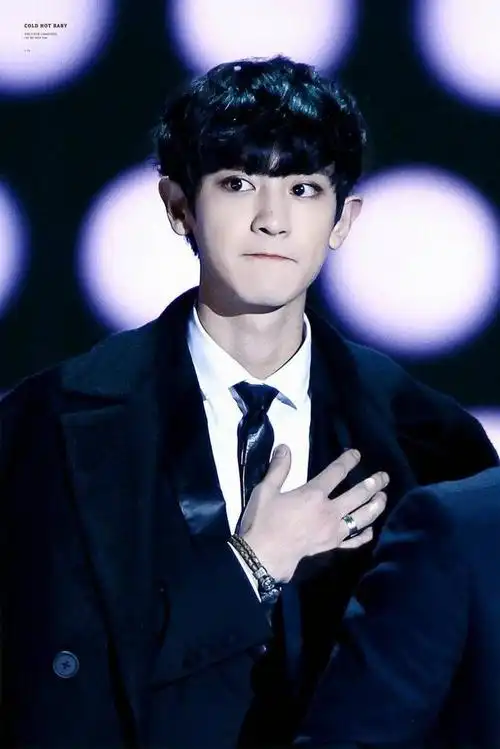 对于exo这个团体是否可以解散,粉丝们各有各的看法.