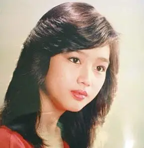 曝刘德华追生二胎 朱丽倩年轻时惊艳私房照