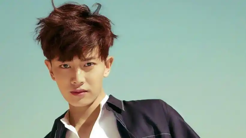 帅哥小鲜肉任嘉伦演员桌面壁纸图片 - 第7张