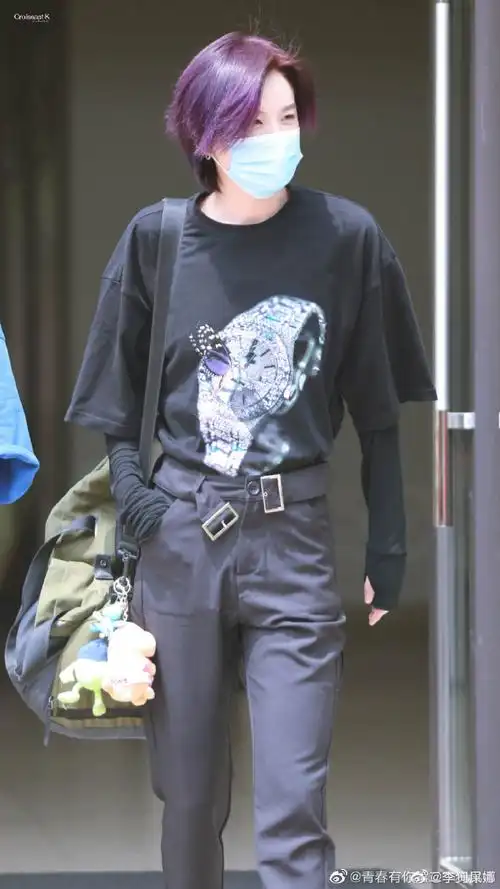 自从知道陆柯燃不露胳膊是因为花臂后 觉得她更帅了 我就是陆柯燃的女