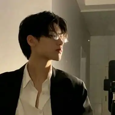 令人怦然心动好看的成熟男生头像 很帅气的高冷稳重超酷男头_男生头像