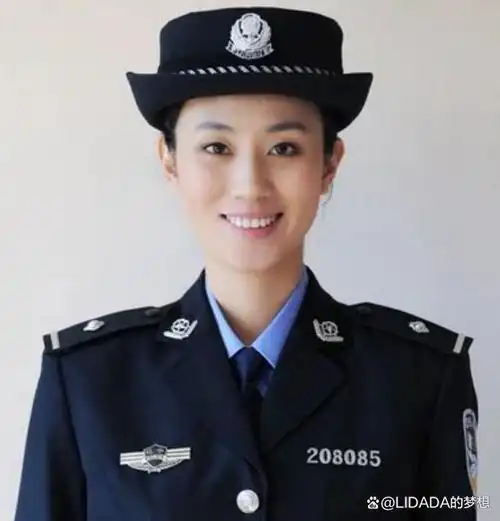 可尽管这样,母亲从未抱怨过,这也深深的影响了卢卓婕.