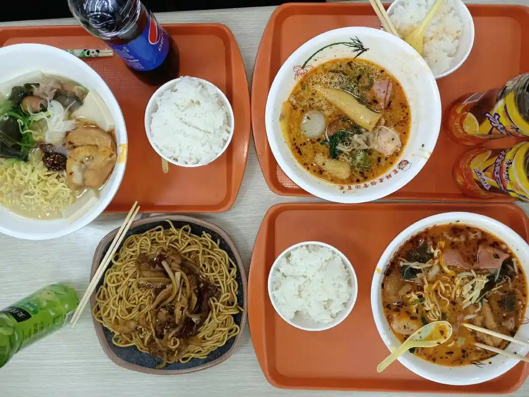 大学食堂.所以我们开学第一顿准备去食堂几楼吃呢#大学食堂 # - 抖音