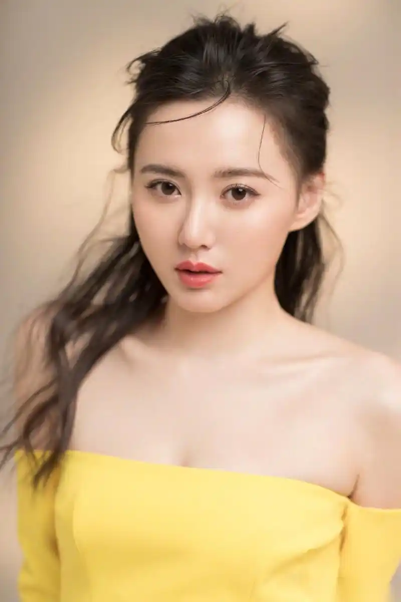 相信未来的她会更加闪耀.祝演员@江铠同生日快乐!