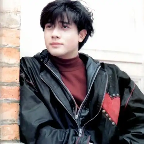 郭富城方媛女儿首次露脸,网友热议:颜值极高,神似杨幂