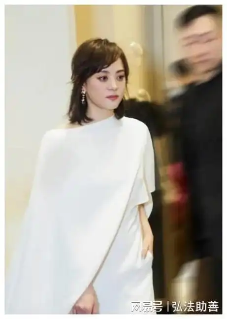 41岁孙俪新造型获赞一头长发尽显温柔