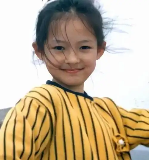 不知道,你对于这几位女明星小时候的照片有什么看法呢?