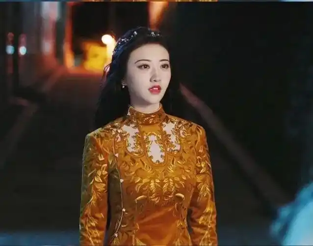 出圈惊艳时光的中国风司藤的旗袍到底有多美